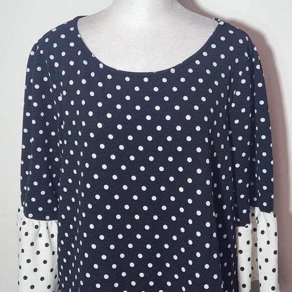 Green Envelope Black and White Polka Dot Blouse with Bell Sleeves NWT Size 1X - Picture 3 of 10